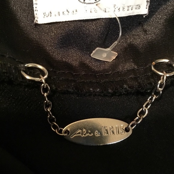 Ali & Kris Black Ruffle Tank Crop Top - Picture 4 of 4